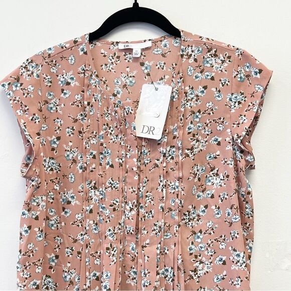 DR2 by Daniel Rainn Ditsy Floral Pintuck Cap Sleeve Blouse, Size XS Dusty Rose - Picture 2 of 12